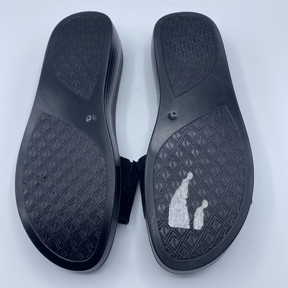 Donald J. Pliner Black Sandals - Picture 7 of 8